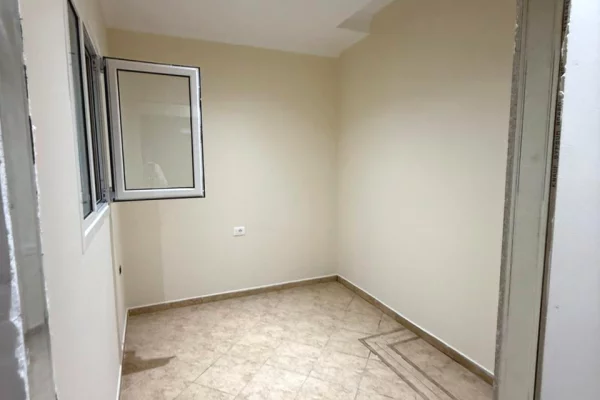 Shtepi me qera Vila Luksoze ne Tirane, 2+1, Mobilimi E mobiluar, Pagesa 500  Euro.