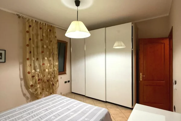 Shtepi me qera Vila Luksoze ne Tirane, 2+1, Mobilimi E mobiluar, Pagesa 500  Euro.