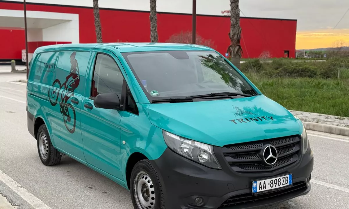 Auto in Vendita a Lushnja, Mercedes-Benz, 2016 Diesel,Kambio Manual Pagamento 13,500  Euro.