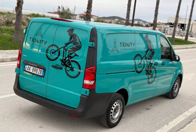 Auto in Vendita a Lushnja, Mercedes-Benz, 2016 Diesel,Kambio Manual Pagamento 13,500  Euro.