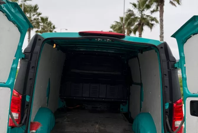 Auto in Vendita a Lushnja, Mercedes-Benz, 2016 Diesel,Kambio Manual Pagamento 13,500  Euro.