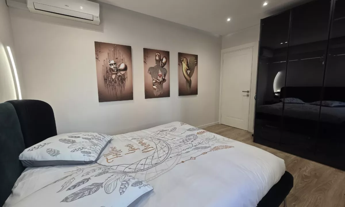 Shtepi me qera Apartament ne Tirane, 2+1, Mobilimi E mobiluar, Pagesa 1,500  Euro.