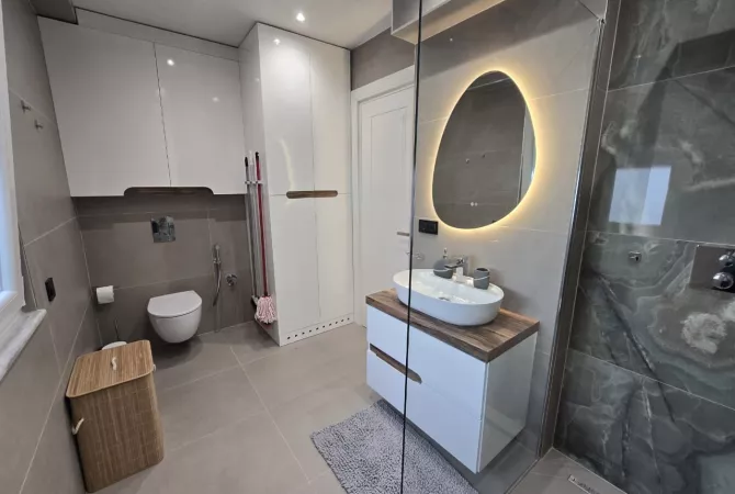 Shtepi me qera Apartament ne Tirane, 2+1, Mobilimi E mobiluar, Pagesa 1,500  Euro.