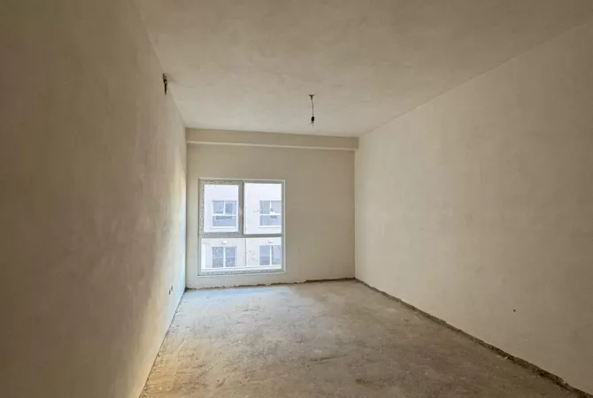 Shtepi ne shitje Apartament ne Tirane, 2+1, Mobilimi Bosh, pa mobiluar, Pagesa 176,175  Euro.