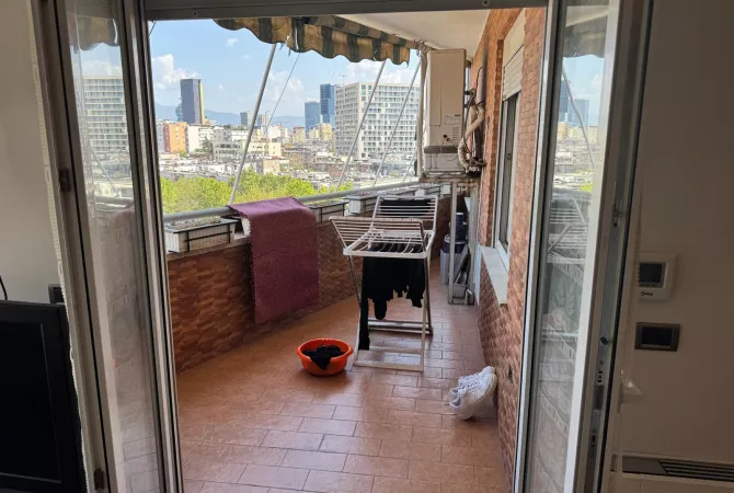 Shtepi ne shitje Apartament ne Tirane, 2+1, Mobilimi E mobiluar, Pagesa 206,000  Euro.