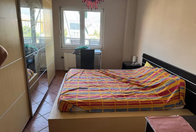 Shtepi ne shitje Apartament ne Tirane, 2+1, Mobilimi E mobiluar, Pagesa 206,000  Euro.
