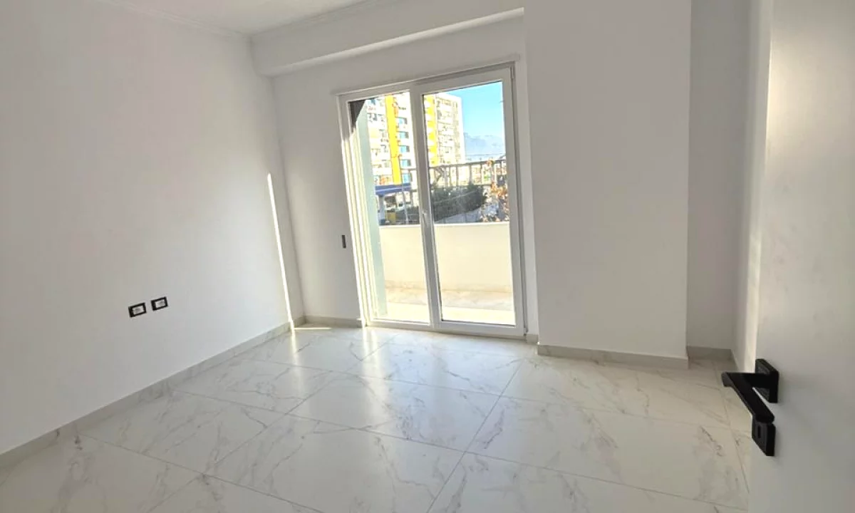 Shtepi me qera Apartament ne Tirane, 2+1, Mobilimi Bosh, pa mobiluar, Pagesa 450  Euro.