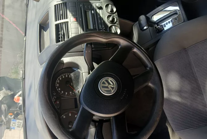 Auto in Vendita a Tirana, Volkswagen, 2006 Benzine,Kambio Automatik Pagamento 4,000  Euro.