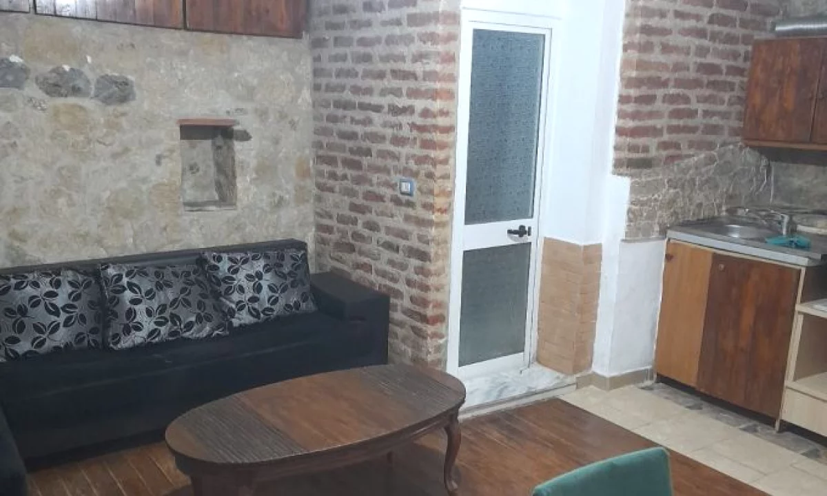 Shtepi me qera Apartament ne Tirane, 1+1, Mobilimi E mobiluar, Pagesa 25,000  Leke.