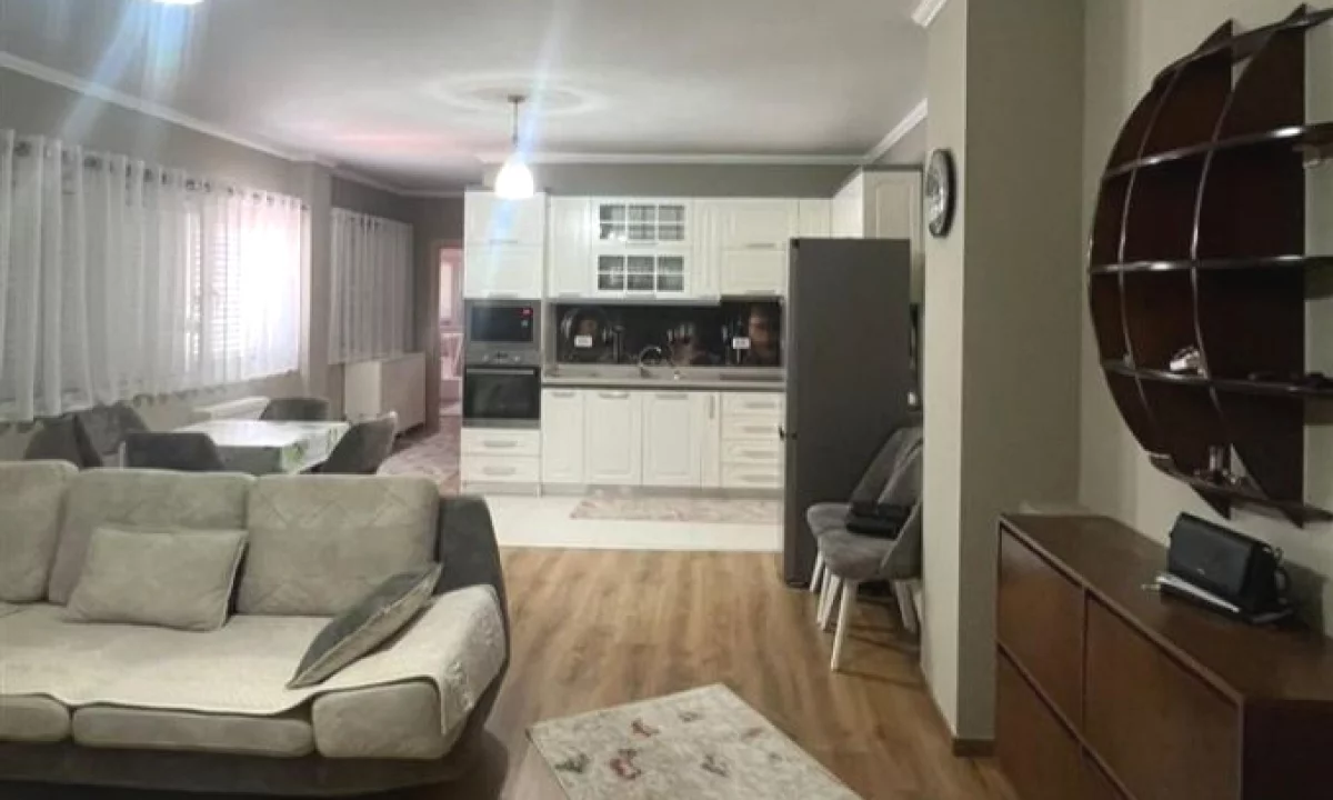 Shtepi me qera Apartament ne Tirane, 2+1, Mobilimi E mobiluar, Pagesa 65,000  Leke.