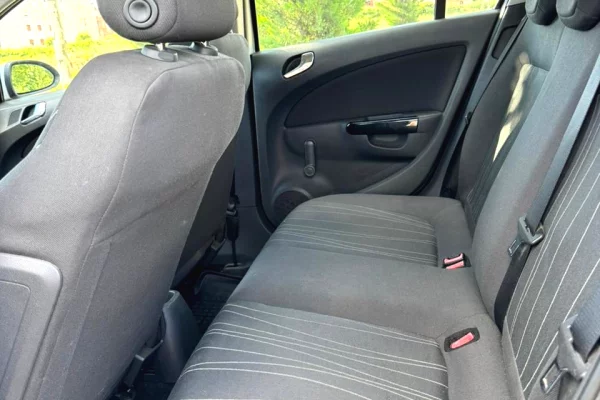 Auto in Vendita a Elbasan, Opel, 2008 Diesel,Kambio Manual Pagamento 2,900  Euro.