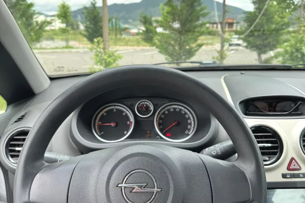 Makina ne shitje ne Elbasan, Opel, 2008 Diesel,Kambio Manual Pagesa 3,200  Euro.