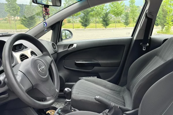Makina ne shitje ne Elbasan, Opel, 2008 Diesel,Kambio Manual Pagesa 3,200  Euro.