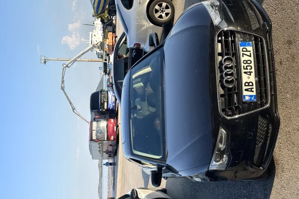 Auto in Vendita a Elbasan, Audi, 2015 Diesel,Kambio Automatik Pagamento 9,900  Euro.