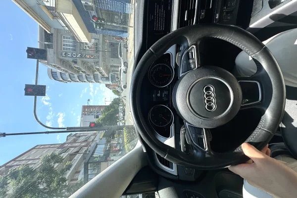 Auto in Vendita a Elbasan, Audi, 2015 Diesel,Kambio Automatik Pagamento 9,900  Euro.