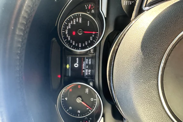 Auto in Vendita a Elbasan, Audi, 2015 Diesel,Kambio Automatik Pagamento 9,900  Euro.