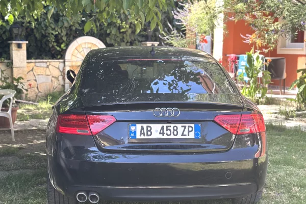 Auto in Vendita a Elbasan, Audi, 2015 Diesel,Kambio Automatik Pagamento 9,900  Euro.
