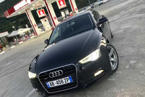 Auto in Vendita a Elbasan - 9,900 Euro