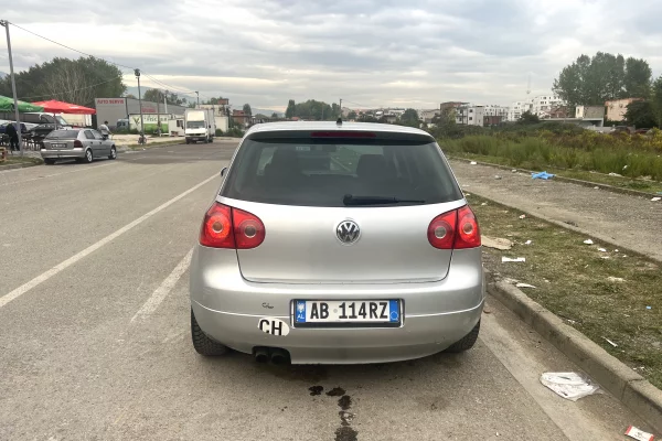 Auto in Vendita a Tirana, Volkswagen, 2007 Benzine,Kambio Automatik Pagamento 4,800  Euro.