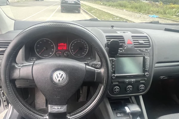 Auto in Vendita a Tirana, Volkswagen, 2007 Benzine,Kambio Automatik Pagamento 4,800  Euro.