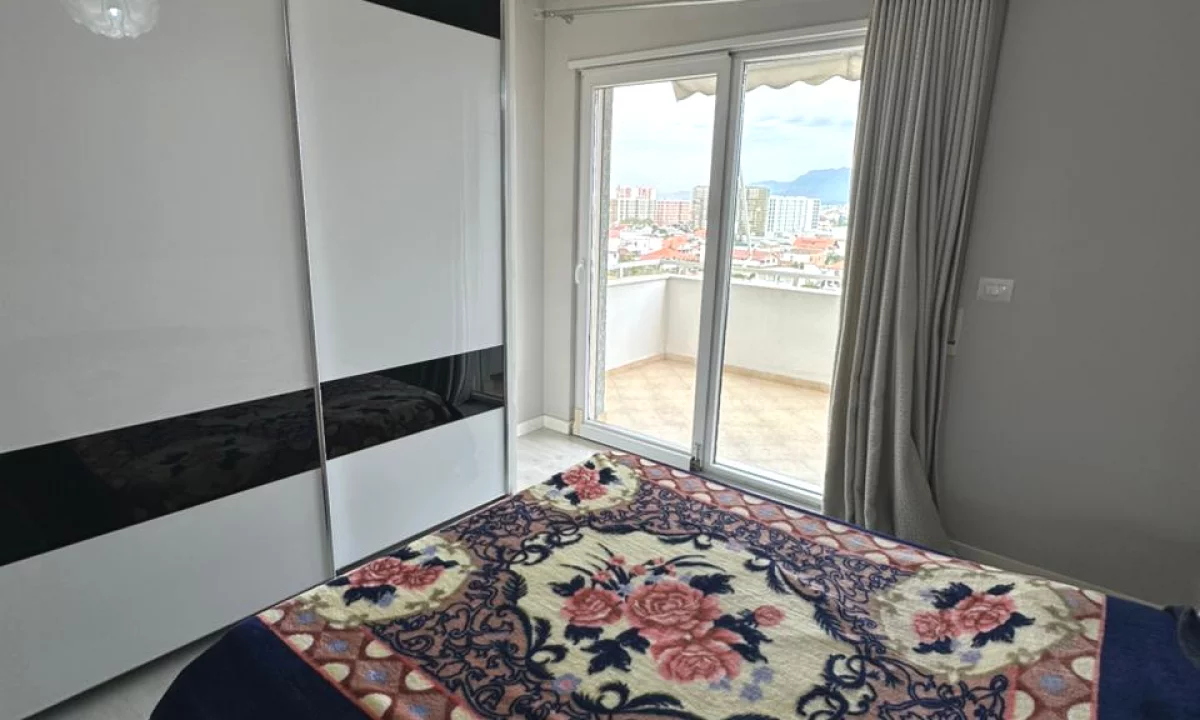 Shtepi ne shitje Apartament ne Tirane, 2+1, Mobilimi E mobiluar, Pagesa 150,000  Euro.