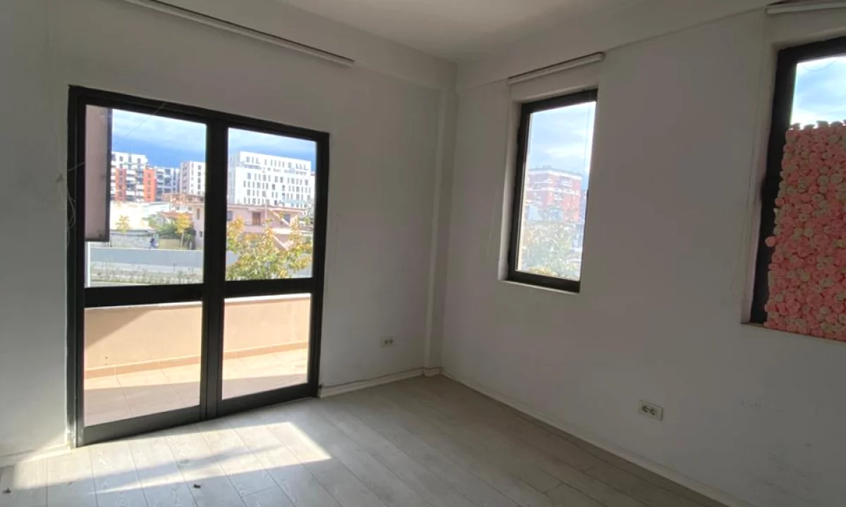 🏢 Jepet me Qira Ambient Komercial – Astir, Tirane