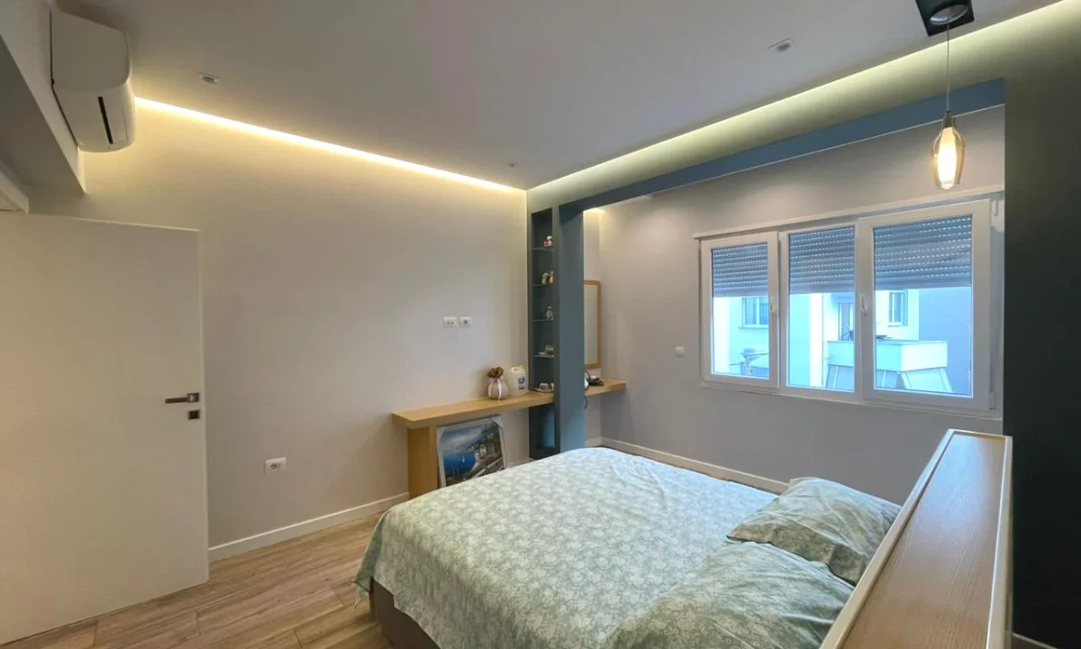 Shtepi me qera Apartament ne Tirane, 3+1, Mobilimi E mobiluar, Pagesa 1,350  Euro.