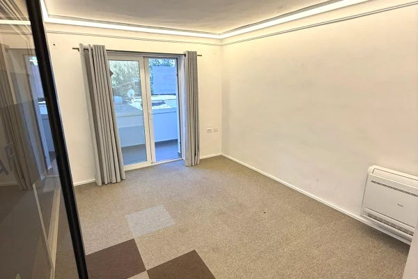 📌Zyrë me Qira te Zogu i Zi