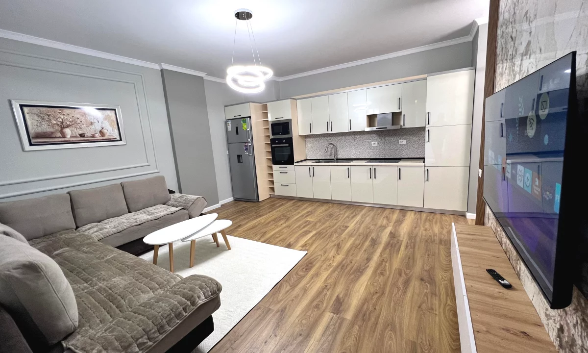 Shtepi ne shitje Apartament ne Tirane, 2+1, Mobilimi E mobiluar, Pagesa 143,000  Euro.