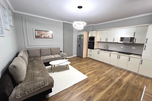 Shtepi ne shitje Apartament ne Tirane, 2+1, Mobilimi E mobiluar, Pagesa 143,000  Euro.