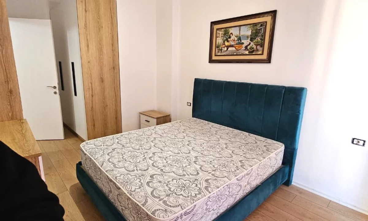 Shtepi me qera Apartament ne Tirane, 1+1, Mobilimi E mobiluar, Pagesa 50,000  Leke.