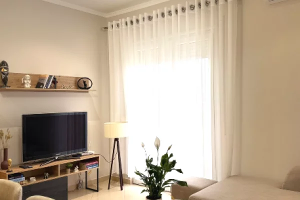 Shtepi me qera Apartament ne Tirane, 1+1, Mobilimi E mobiluar, Pagesa 65,000  Leke.