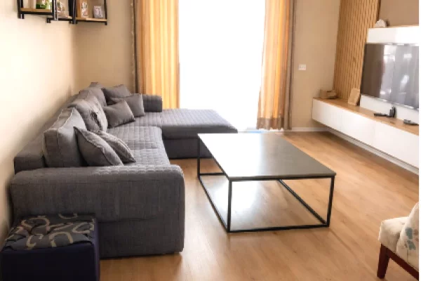 Shtepi me qera Apartament ne Tirane, 3+1, Mobilimi Pjeserisht e mobiluar, Pagesa 65,000  Leke.