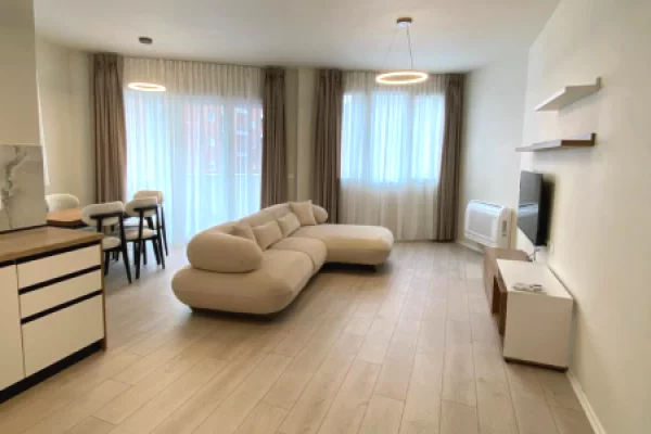 Shtepi me qera Apartament ne Tirane, 1+1, Mobilimi E mobiluar, Pagesa 65,000  Leke.