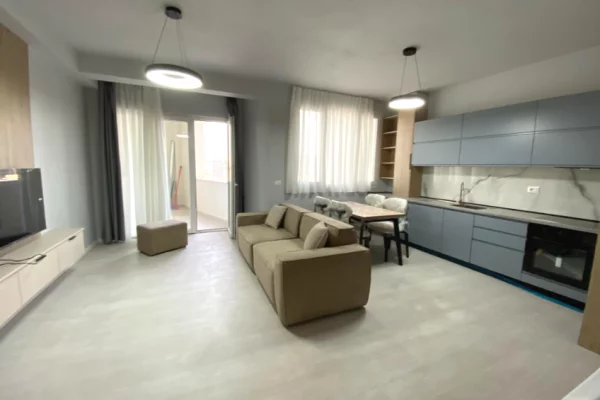 Shtepi me qera 2+1 ne Tirane - 70,000 Leke