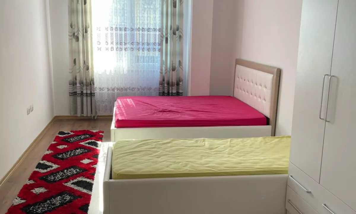 Shtepi ne shitje Apartament ne Tirane, 3+1, Mobilimi E mobiluar, Pagesa 295,000  Euro.
