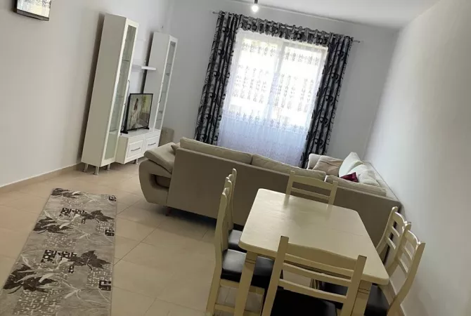 Shtepi ne shitje Apartament ne Tirane, 3+1, Mobilimi E mobiluar, Pagesa 295,000  Euro.