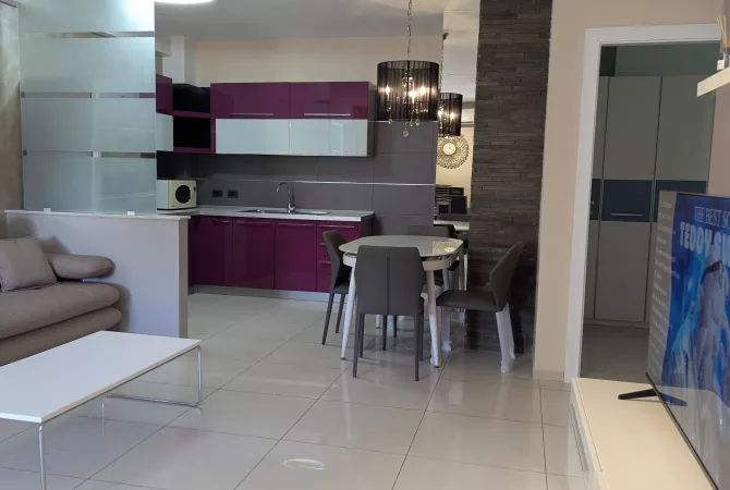 Shtepi me qera Apartament ne Tirane, 3+1, Mobilimi E mobiluar, Pagesa 700  Euro.