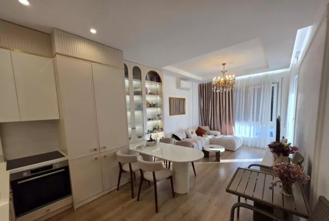 Shtepi me qera Apartament ne Tirane, 1+1, Mobilimi E mobiluar, Pagesa 650  Euro.