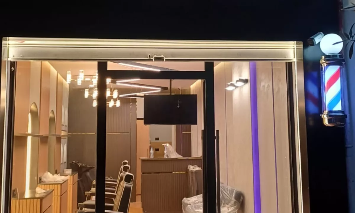 MUNDESI QE NUK DUJET HUMBUR SALLON ME QERA KOMUNA E PARISIT 