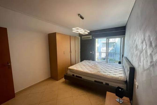 SHITET APARTAMENT 2+1 tek 21 Dhjetori 