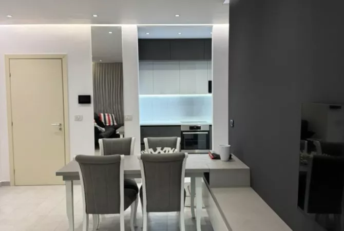 Shtepi me qera Apartament ne Tirane, 2+1, Mobilimi E mobiluar, Pagesa 750  Euro.