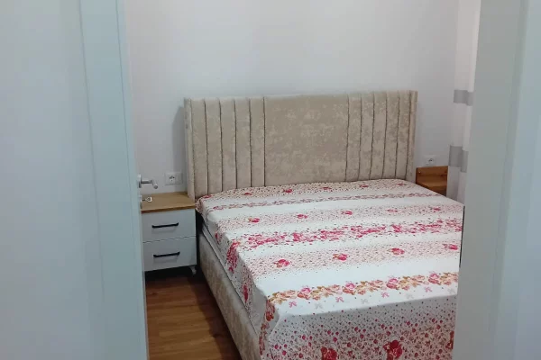 Shtepi me qera Apartament ne Tirane, 1+1, Mobilimi E mobiluar, Pagesa 45,000  Leke.