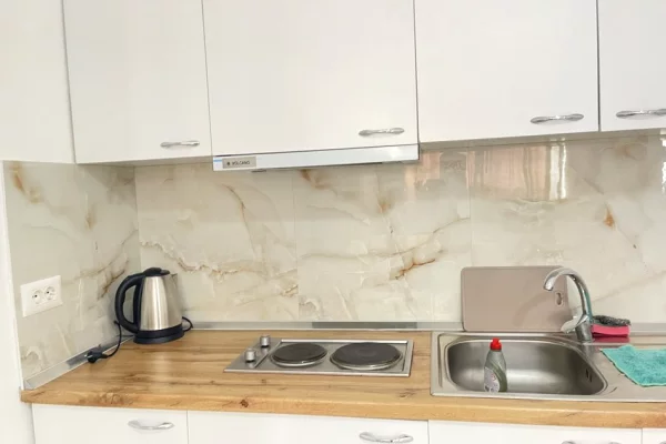 Shtepi me qera Apartament ne Tirane, 2+1, Mobilimi E mobiluar, Pagesa 600  Euro.