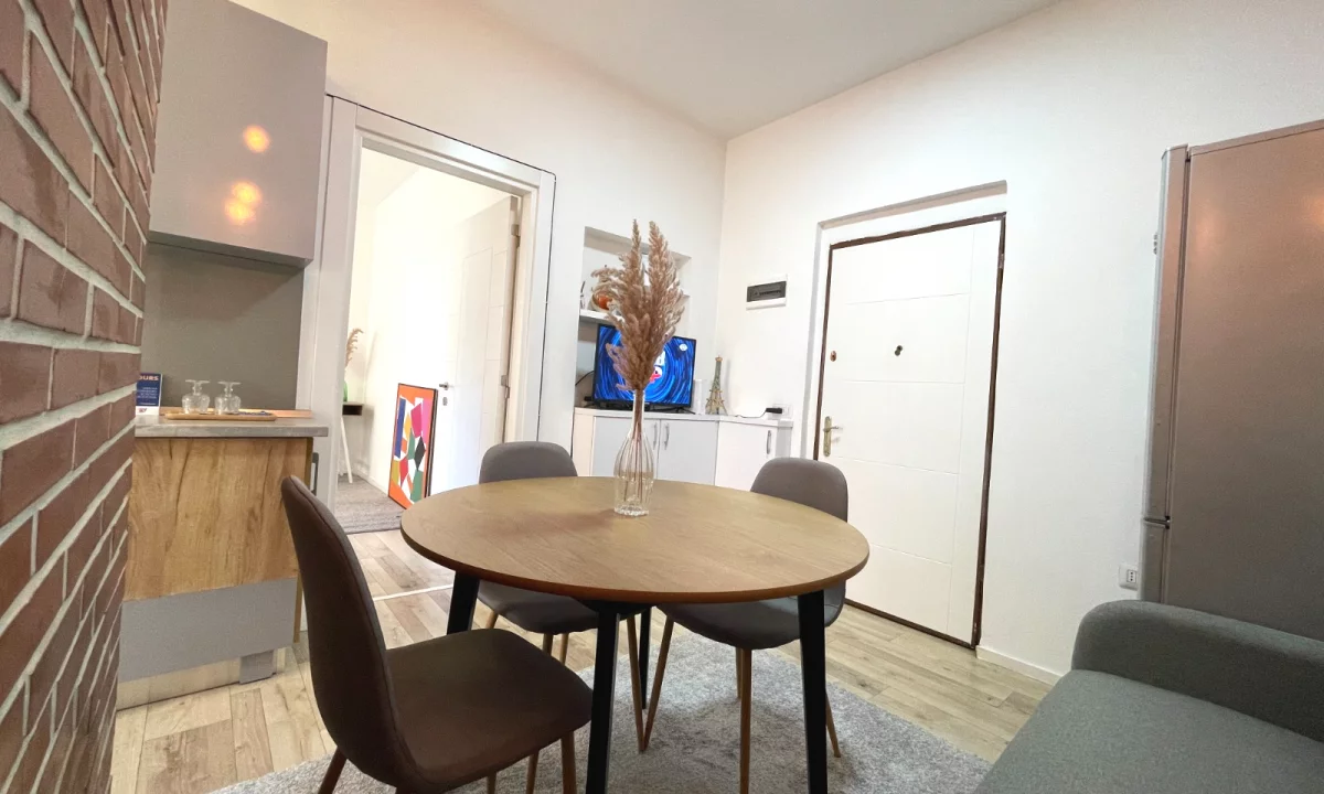 Shtepi me qera Apartament ne Tirane, 1+1, Mobilimi E mobiluar, Pagesa 600  Euro.