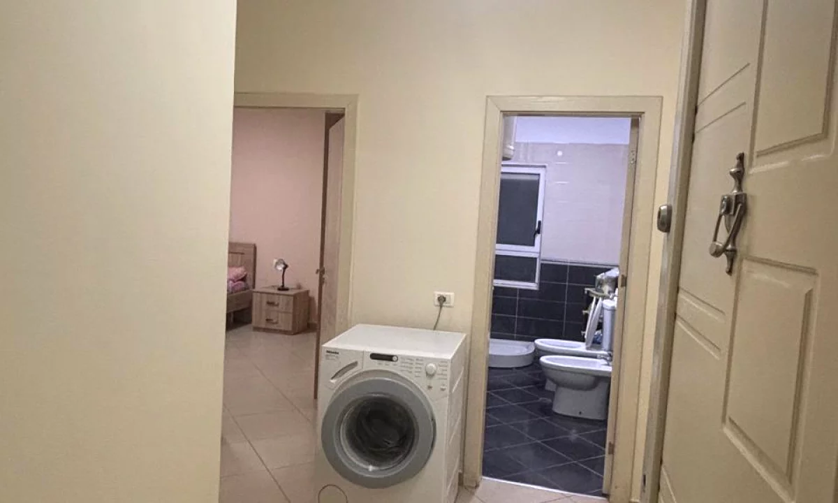 Shtepi me qera Apartament ne Tirane, 1+1, Mobilimi E mobiluar, Pagesa 500  Euro.