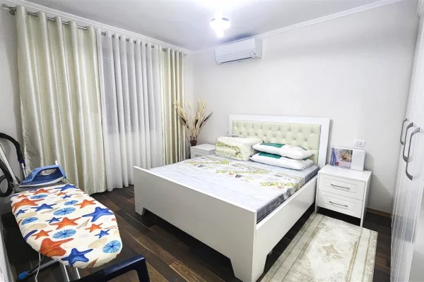 Shtepi me qera Apartament ne Tirane, 1+1, Mobilimi E mobiluar, Pagesa 500  Euro.