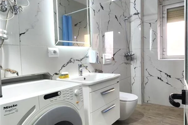 Shtepi me qera Apartament ne Tirane, 1+1, Mobilimi E mobiluar, Pagesa 500  Euro.