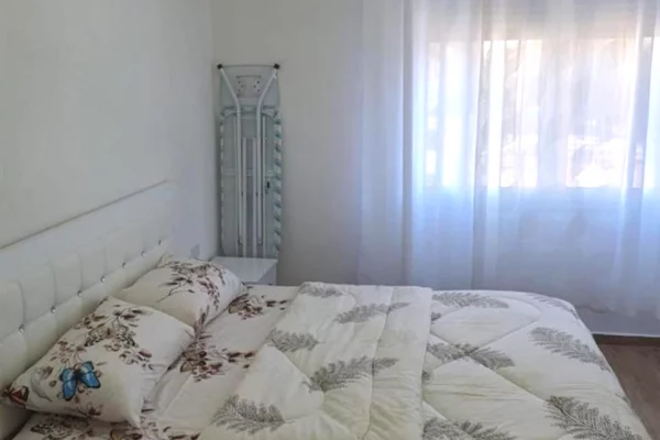 Shtepi me qera Apartament ne Tirane, 1+1, Mobilimi E mobiluar, Pagesa 500  Euro.