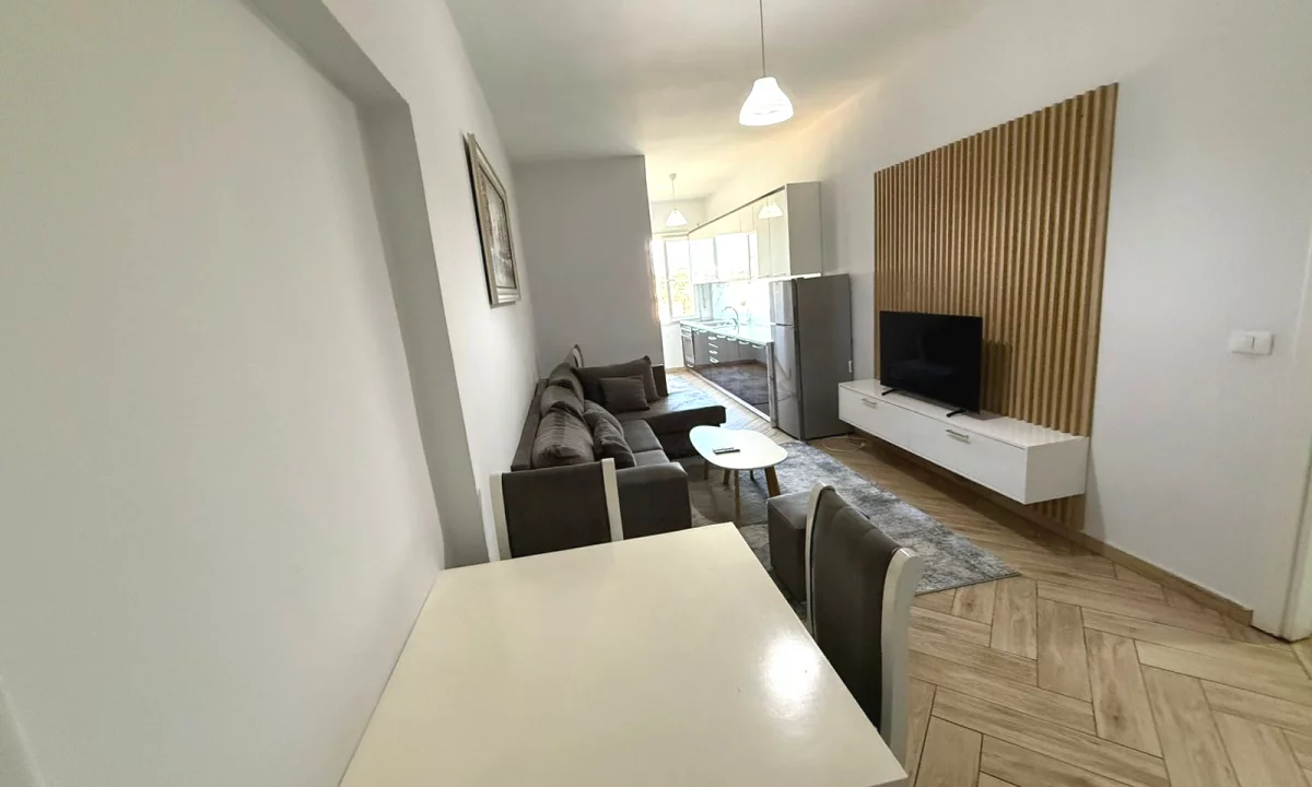 Shtepi me qera Apartament ne Tirane, 1+1, Mobilimi E mobiluar, Pagesa 450  Euro.